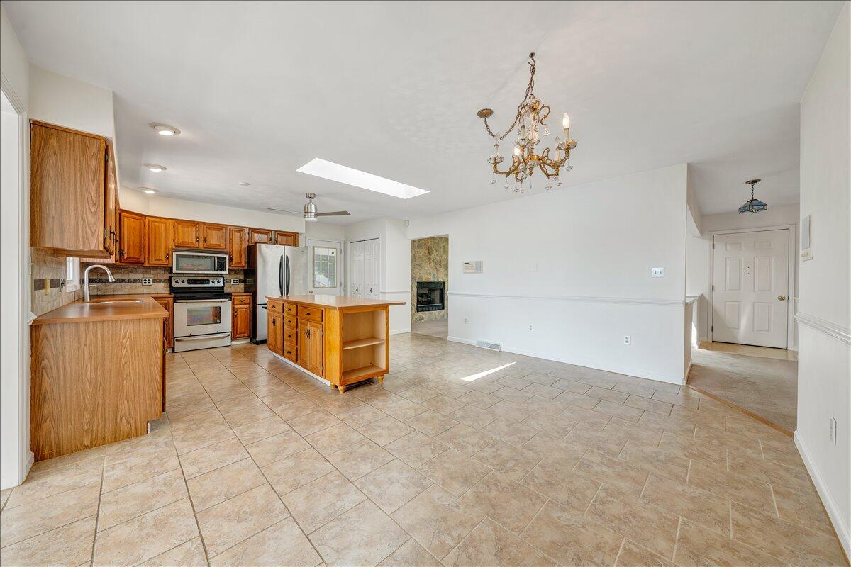 3222 Lakewood Forest Road Moneta, VA 24121 - Photo 17 of 97 17-MIB09753