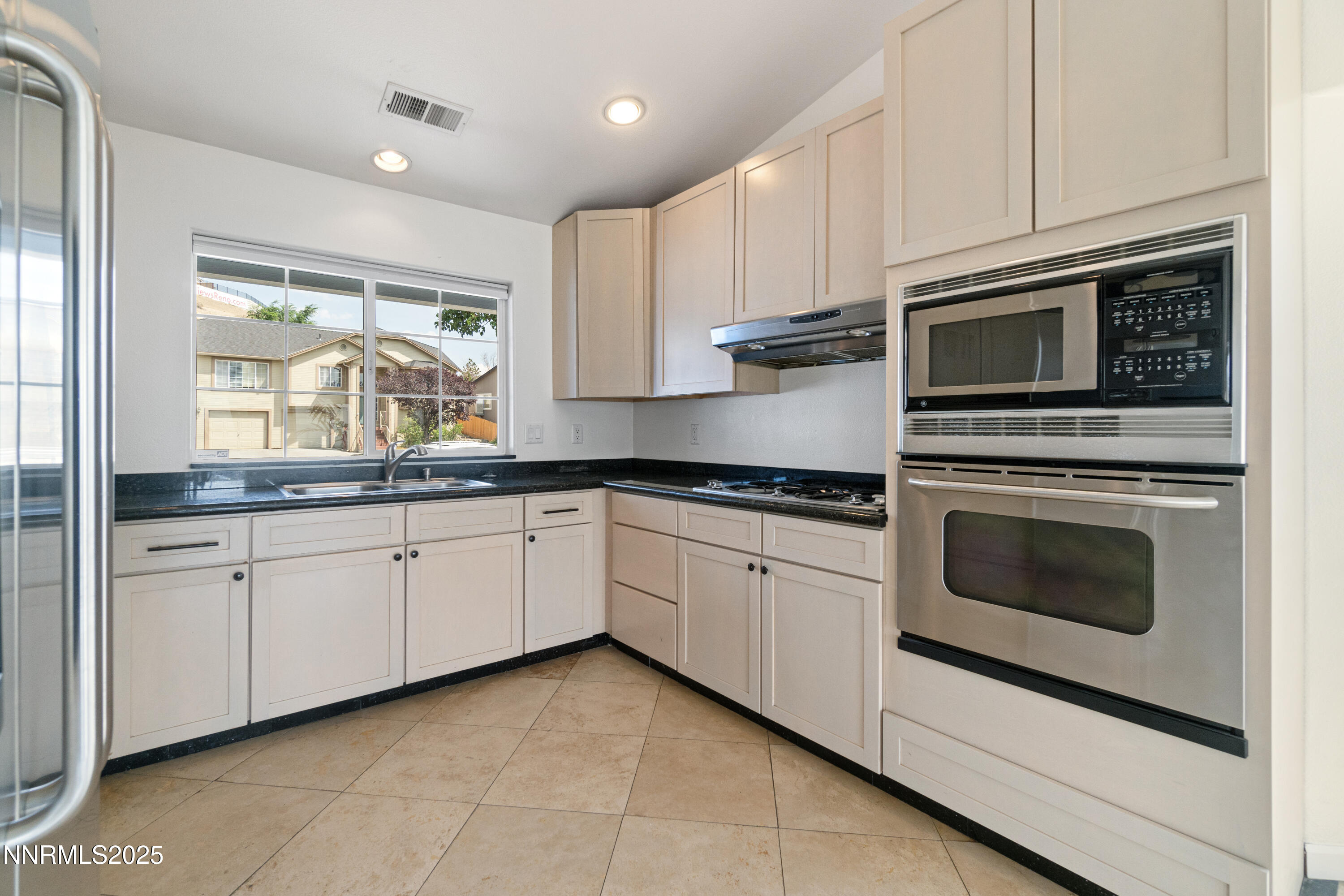 2740 Scottsdale Road Reno, NV 89512 - Photo 12 of 27 DSC02320