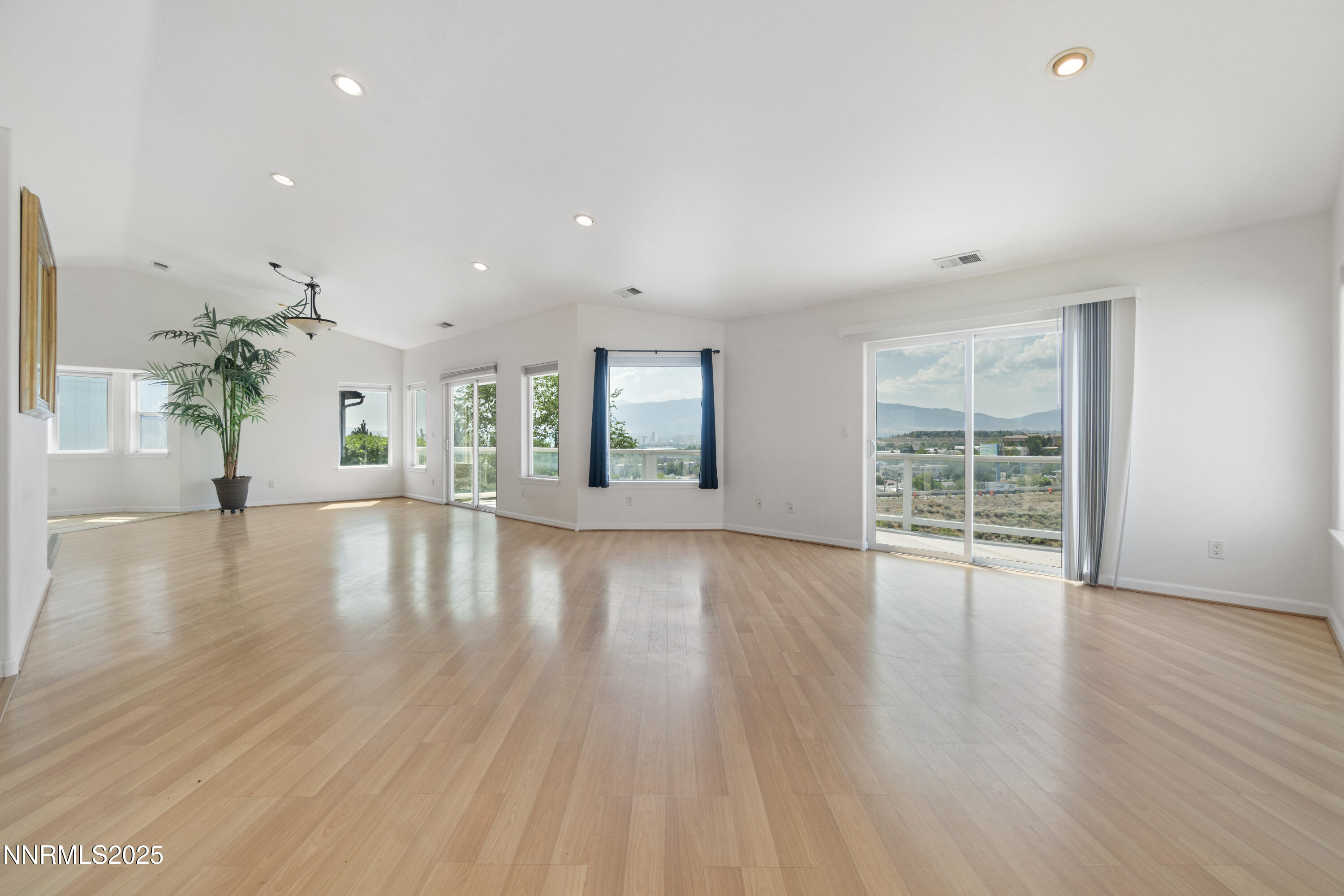 2740 Scottsdale Road Reno, NV 89512 - Photo 8 of 27 DSC02270