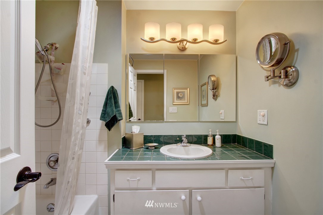 14754 173rd Avenue Southeast Renton, WA 98059 - Photo 12 of 20 Gallery Image 12