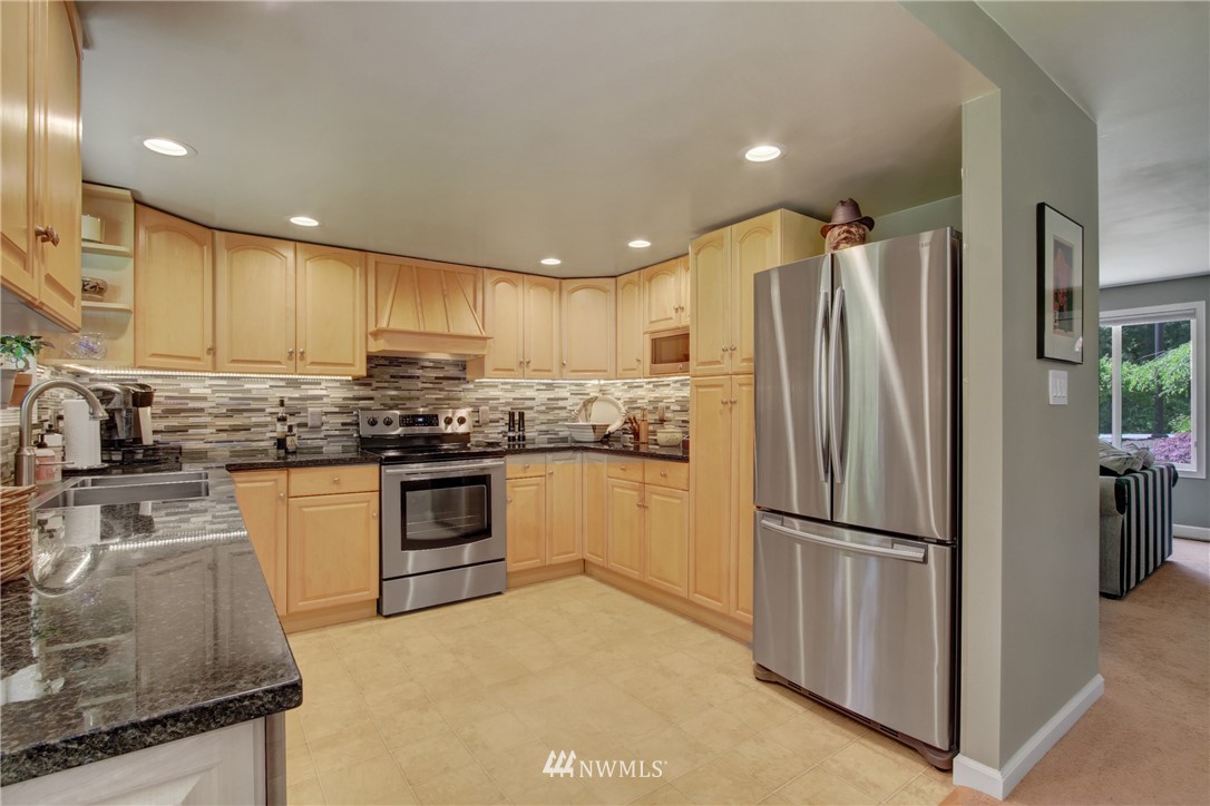 14754 173rd Avenue Southeast Renton, WA 98059 - Photo 6 of 20 Gallery Image 6