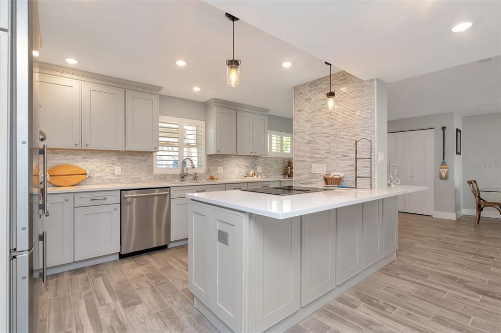 620 Edgewater Drive, Unit 102 Dunedin, FL 34698 - Photo 14 of 31