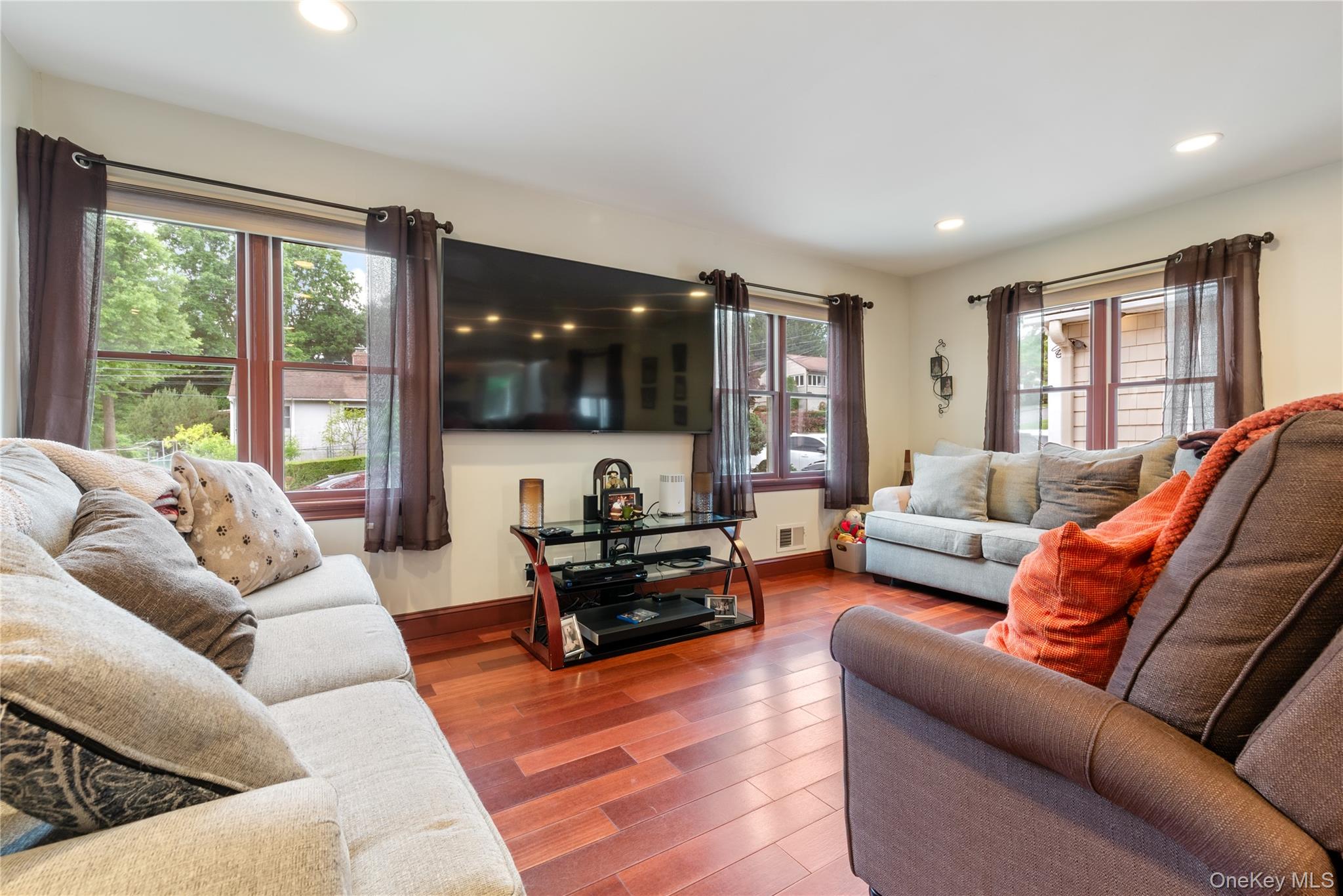 411 South Chelsea Road White Plains, NY 10603 - Photo 22 of 36