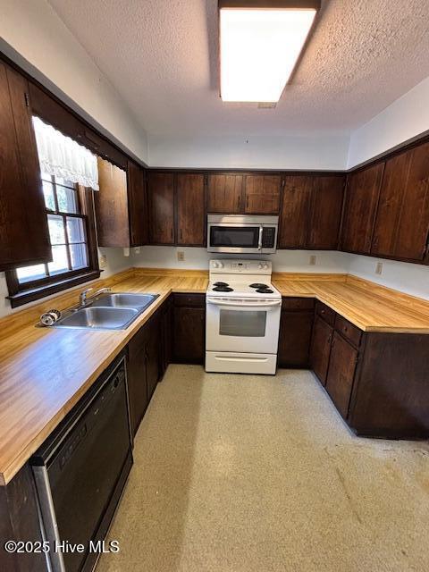 2379 Springhill Road Greenville, NC 27858 - Photo 5 of 10 Kitchen