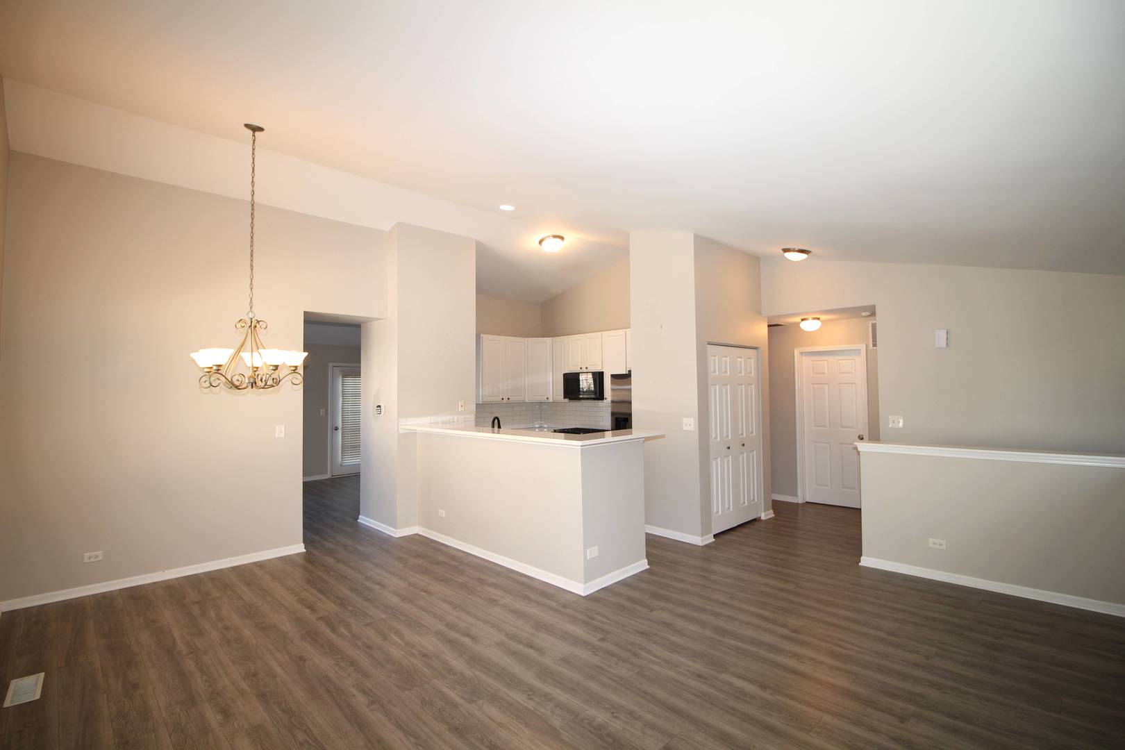 2518 Golf Ridge Circle, Unit 2518 Naperville, IL 60563 - Photo 8 of 27