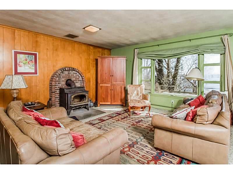 125 Lloyd Road North Kingstown, RI 02874 - Photo 4 of 25 Living Room.