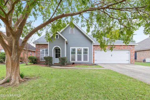 $299,000 | 414 Lauren Drive, Scott, LA 70583