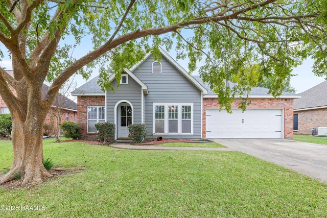 $299,000 | 414 Lauren Drive, Scott, LA 70583