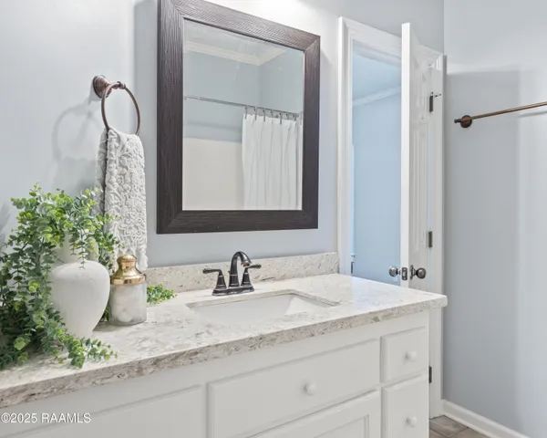 $299,000 | 414 Lauren Drive, Scott, LA 70583