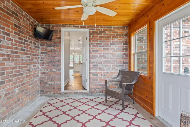 $299,000 | 414 Lauren Drive, Scott, LA 70583