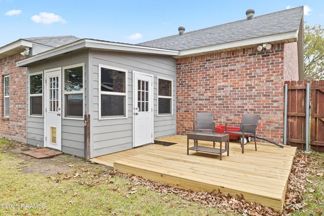 $299,000 | 414 Lauren Drive, Scott, LA 70583