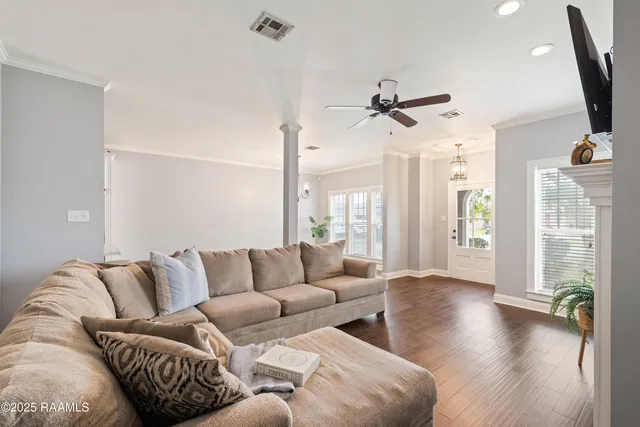 $299,000 | 414 Lauren Drive, Scott, LA 70583