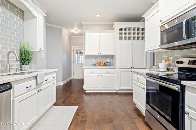 $299,000 | 414 Lauren Drive, Scott, LA 70583