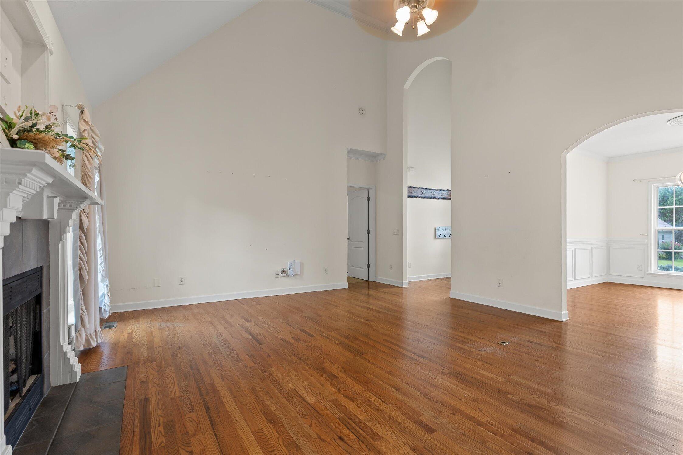 9859 Fieldcrest Drive Apison, TN 37302 - Photo 15 of 47 Living Room