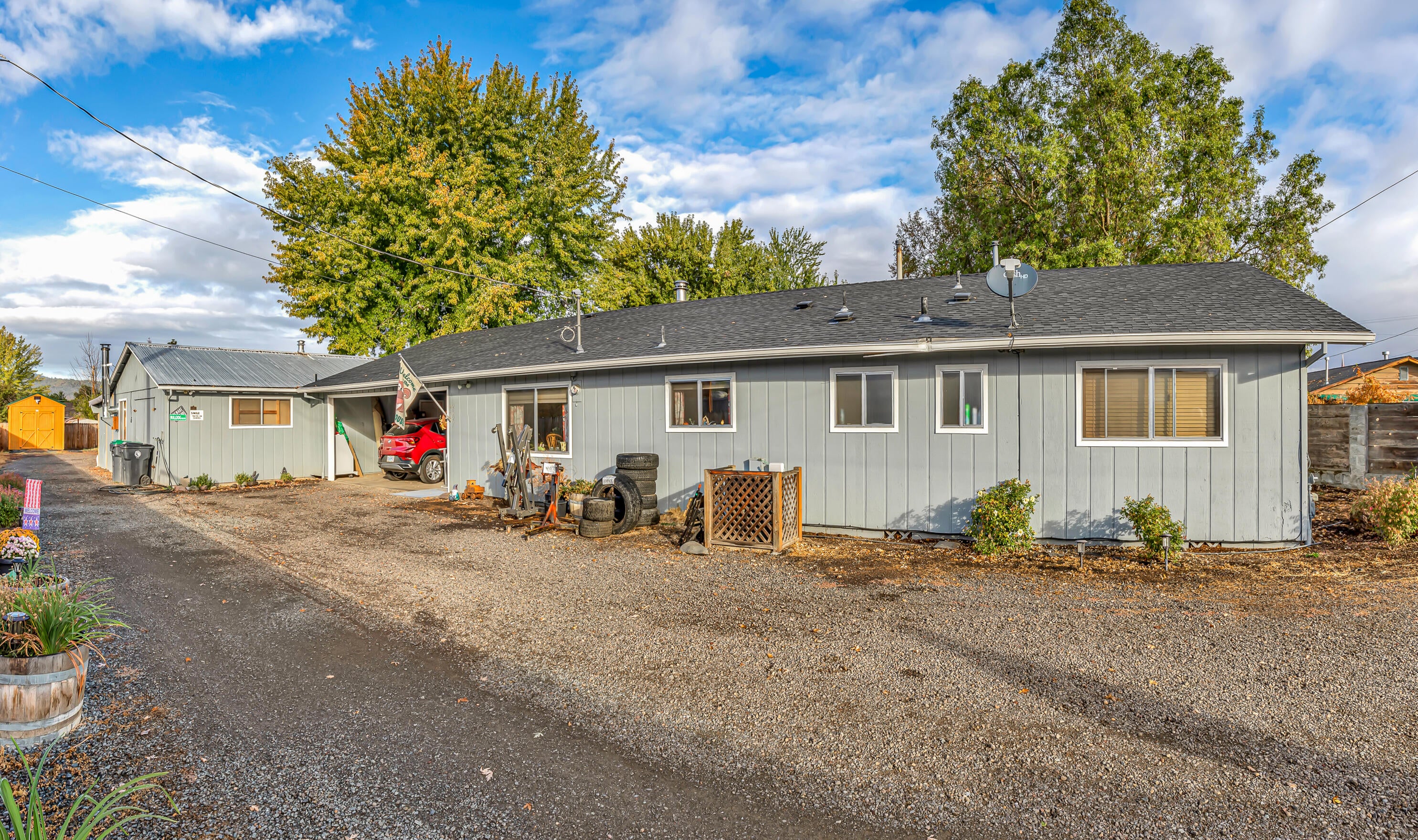 2627 Merriman Road Medford, OR 97501 - Photo 2 of 25 Front of Home