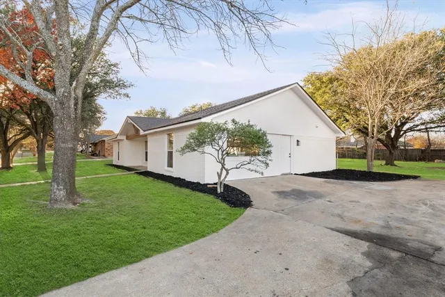 $349,000 | 336 Oakwood Lane, Hewitt, TX 76643