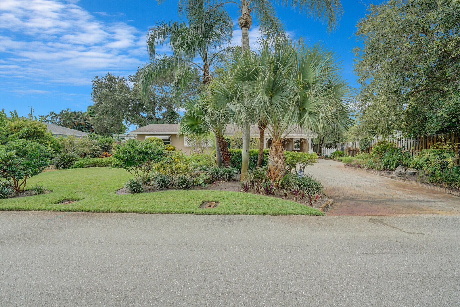 450 Dover Road Tequesta, FL 33469 - Photo 3 of 36 04_Image_4_mls