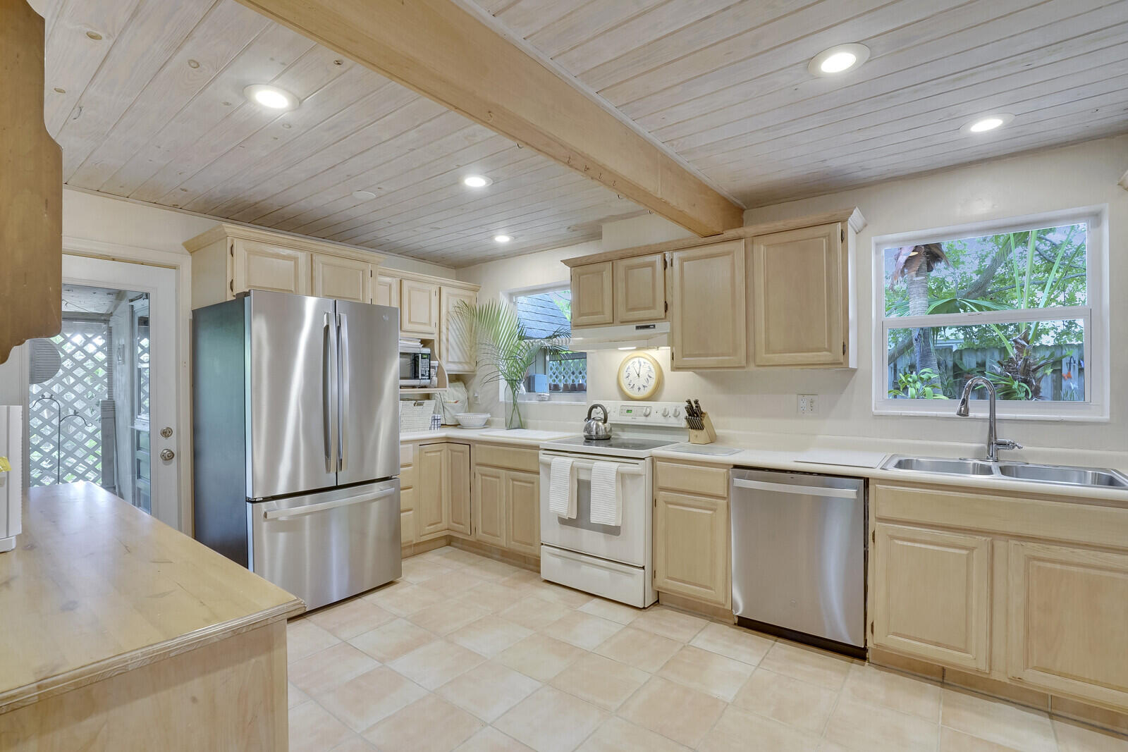 450 Dover Road Tequesta, FL 33469 - Photo 8 of 36 20_Image_20_mls