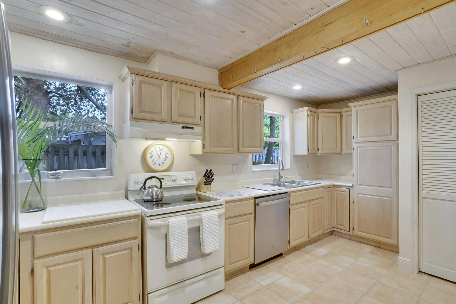 450 Dover Road Tequesta, FL 33469 - Photo 9 of 36 21_Image_21_mls