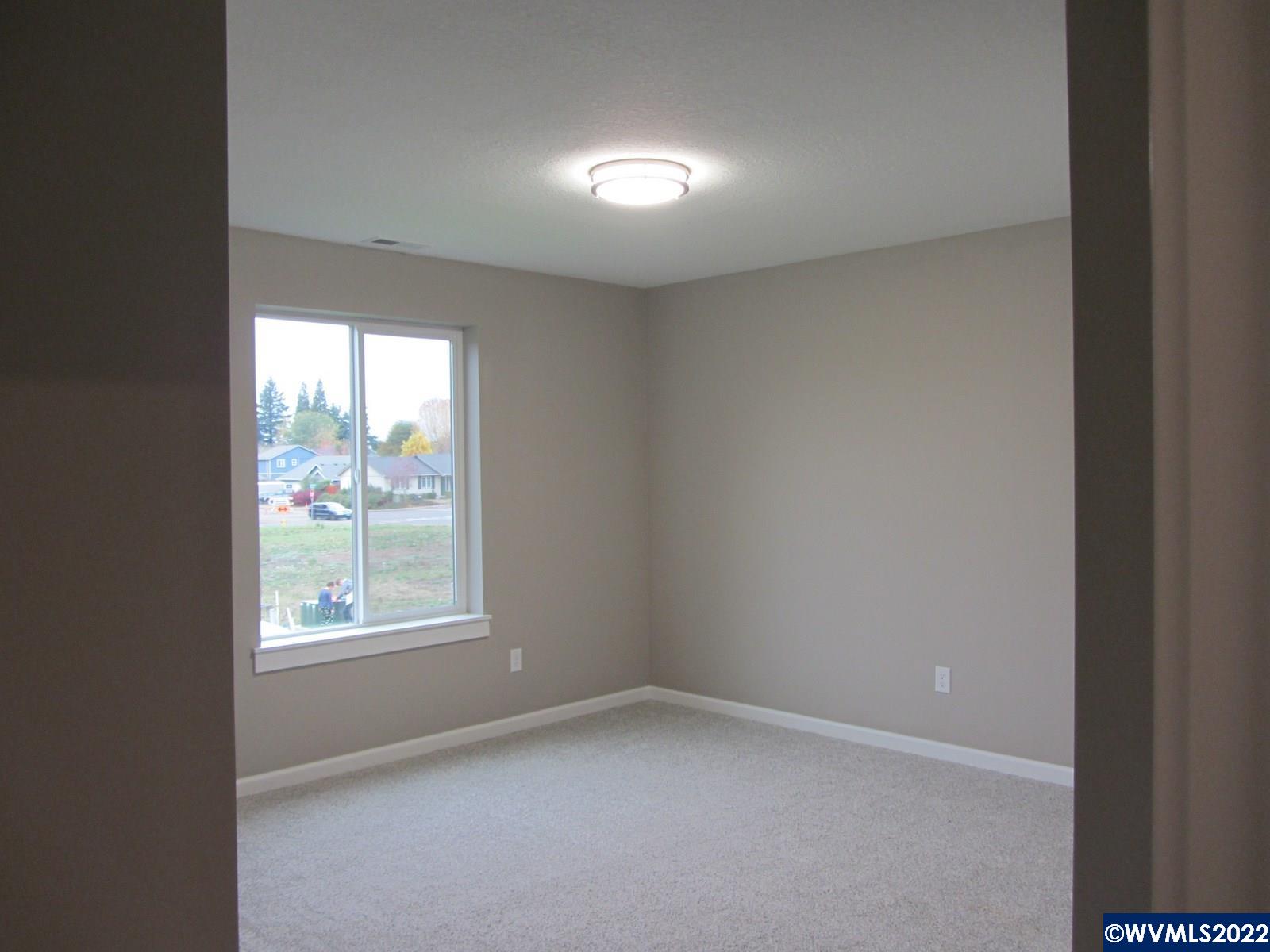 532 Walker Road Lebanon, OR 97355 - Photo 37 of 40 Gallery Image 37