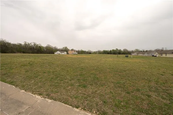 $16,000 | 102 East John Street, Coffeyville, KS 67337