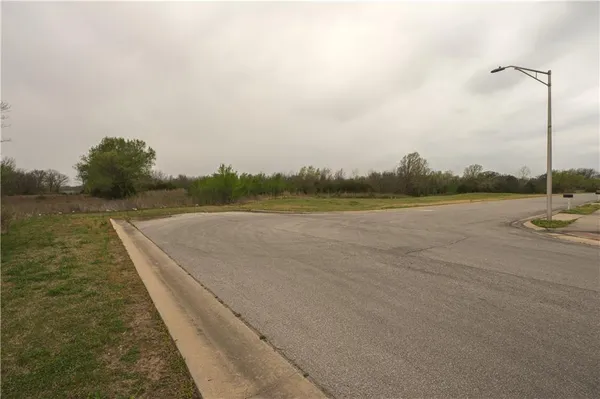 $16,000 | 102 East John Street, Coffeyville, KS 67337