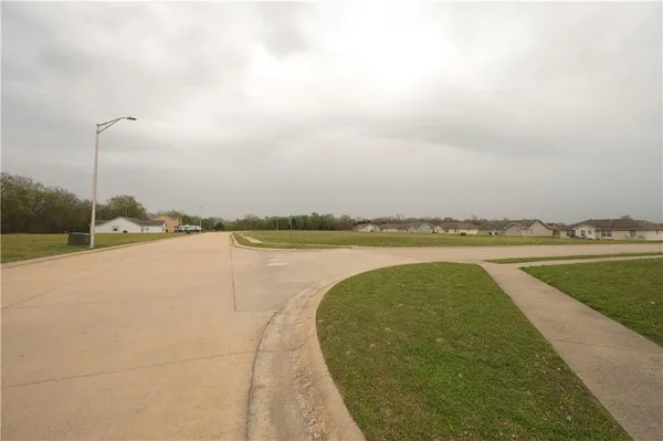 $16,000 | 102 East John Street, Coffeyville, KS 67337