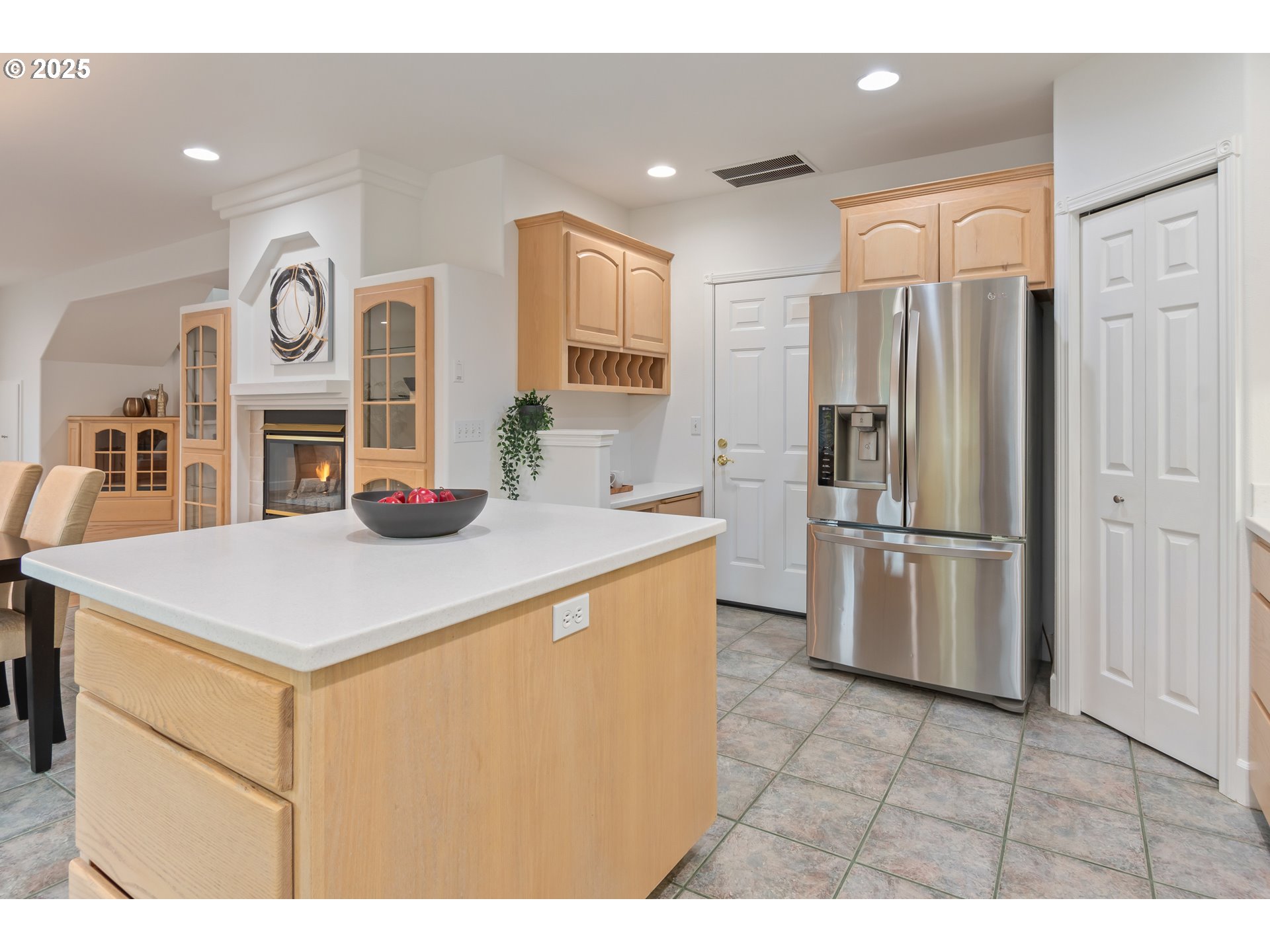 2360 Dale Avenue Eugene, OR 97408 - Photo 14 of 48 a kitchen with stainless steel appliances granite countertop a refrigerator a oven a sink and a refrigerator