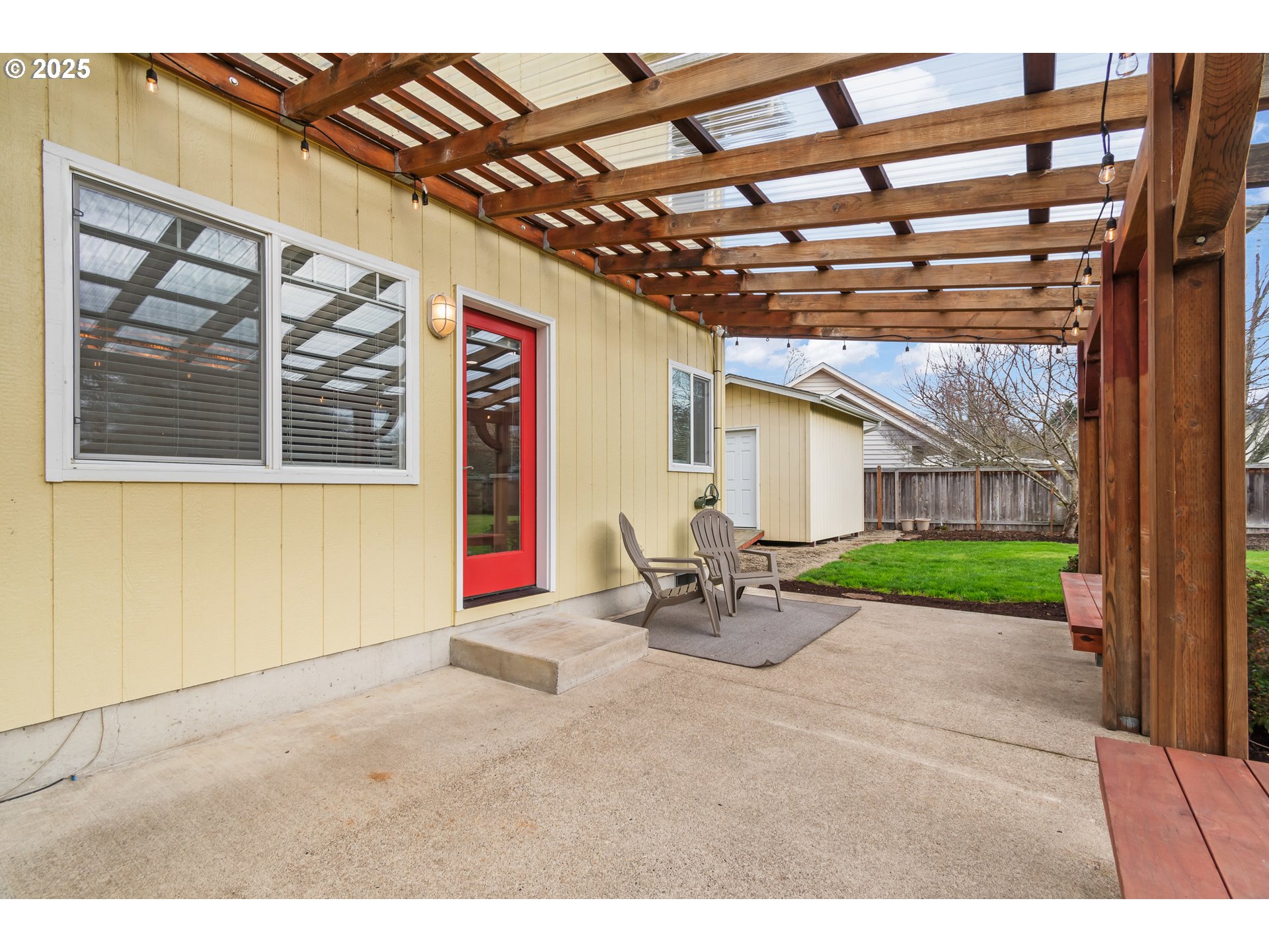 2360 Dale Avenue Eugene, OR 97408 - Photo 37 of 48 a backyard of a house with table and chairs