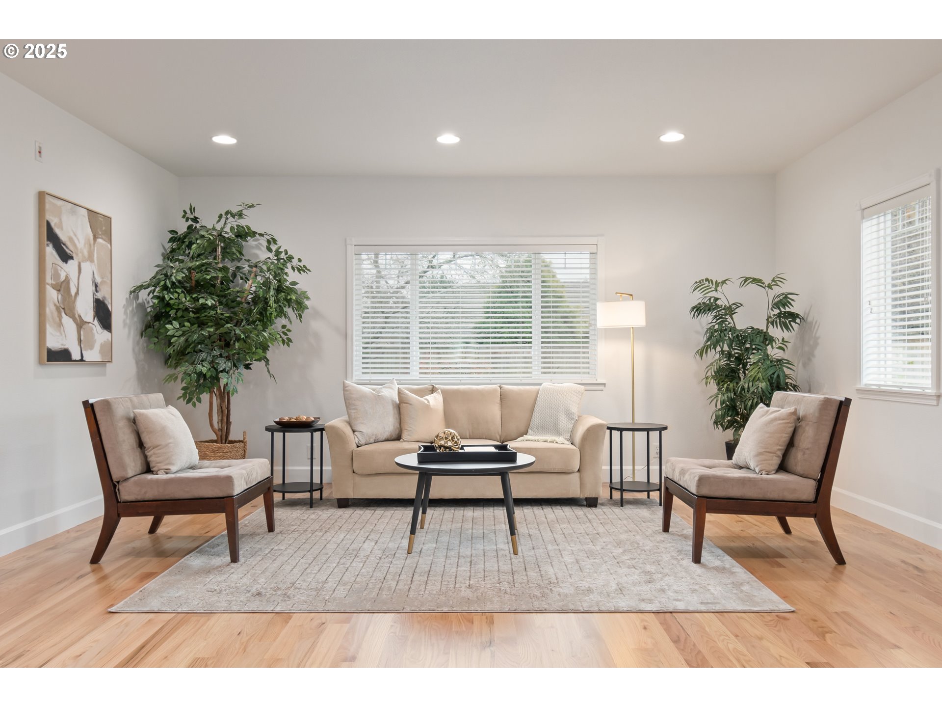 2360 Dale Avenue Eugene, OR 97408 - Photo 6 of 48 a living room with furniture and a potted plant