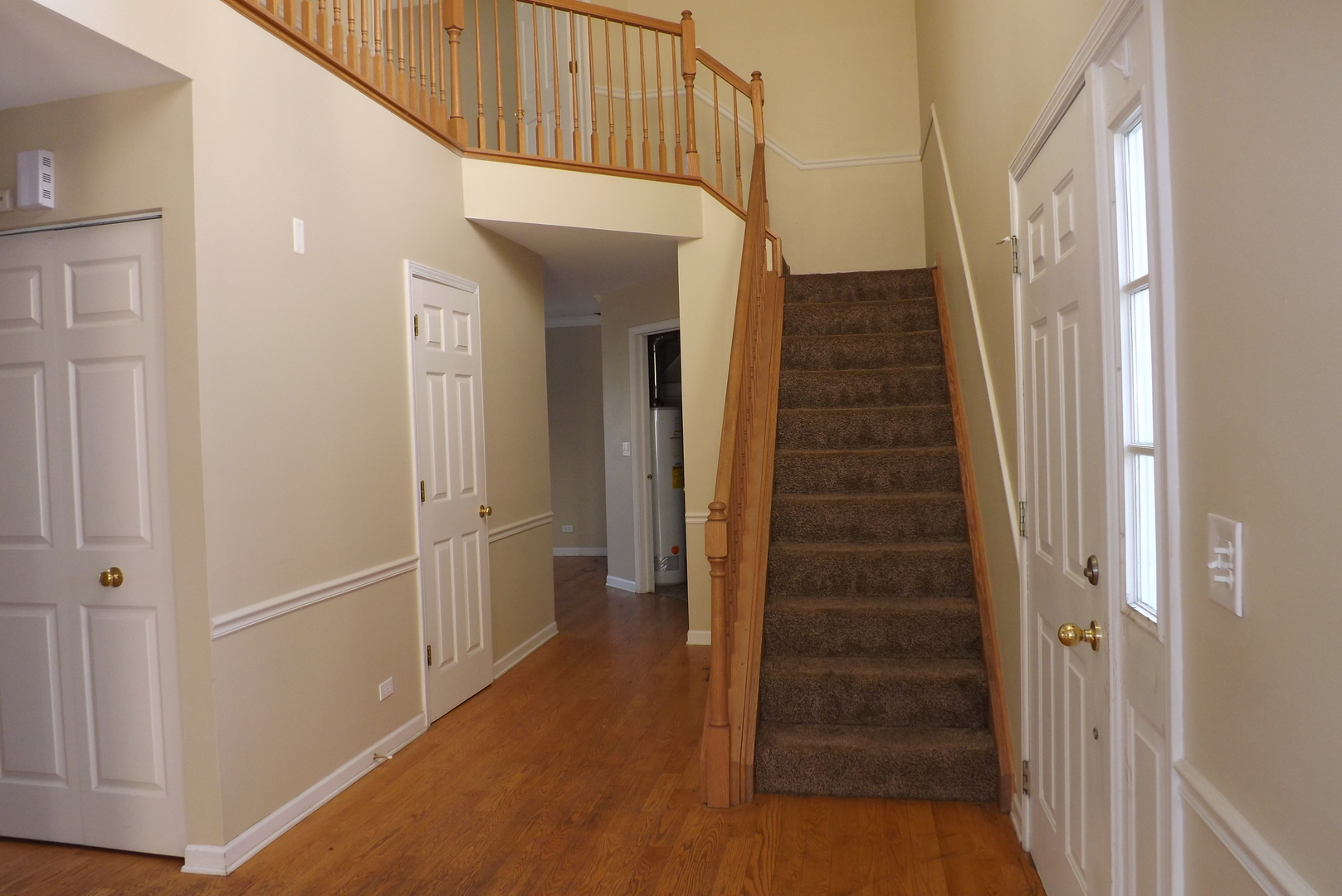 1060 Huron Court Elgin, IL 60120 - Photo 2 of 11