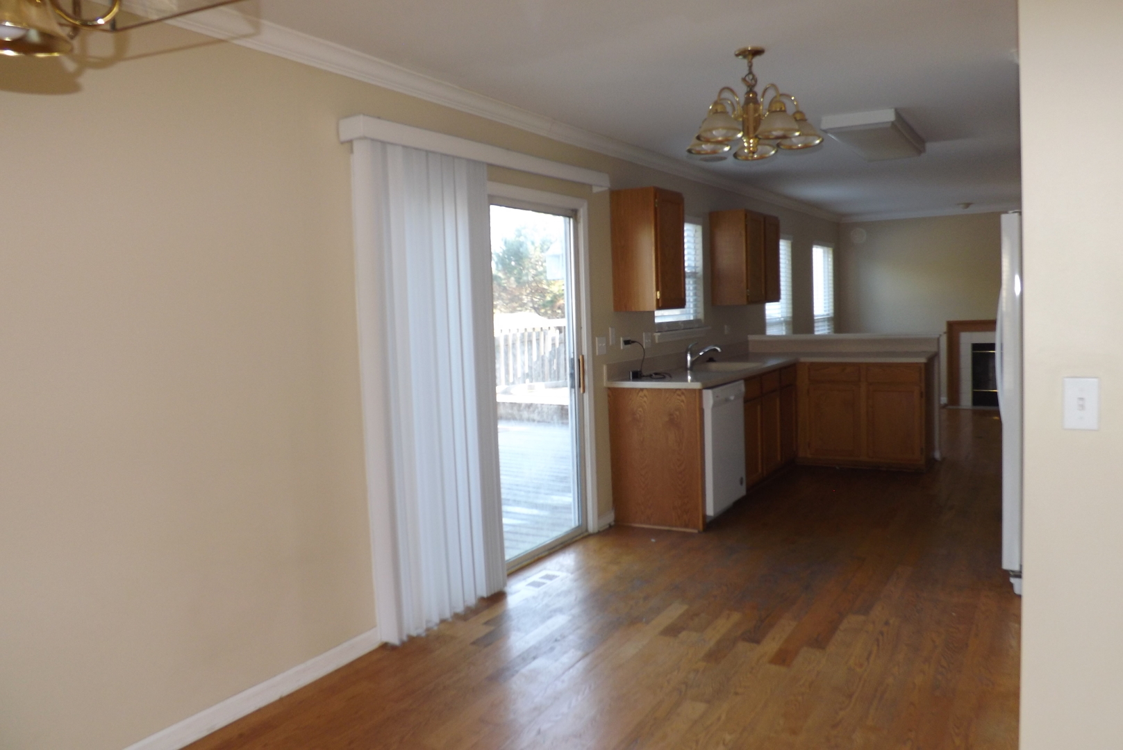 1060 Huron Court Elgin, IL 60120 - Photo 5 of 11
