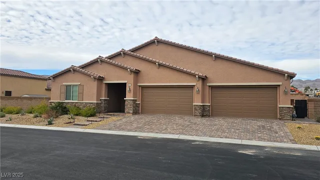 $1,300,000 | 6127 Rockville Creek Court, Las Vegas, NV 89149