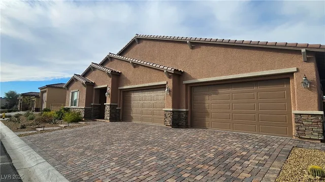 $1,300,000 | 6127 Rockville Creek Court, Las Vegas, NV 89149