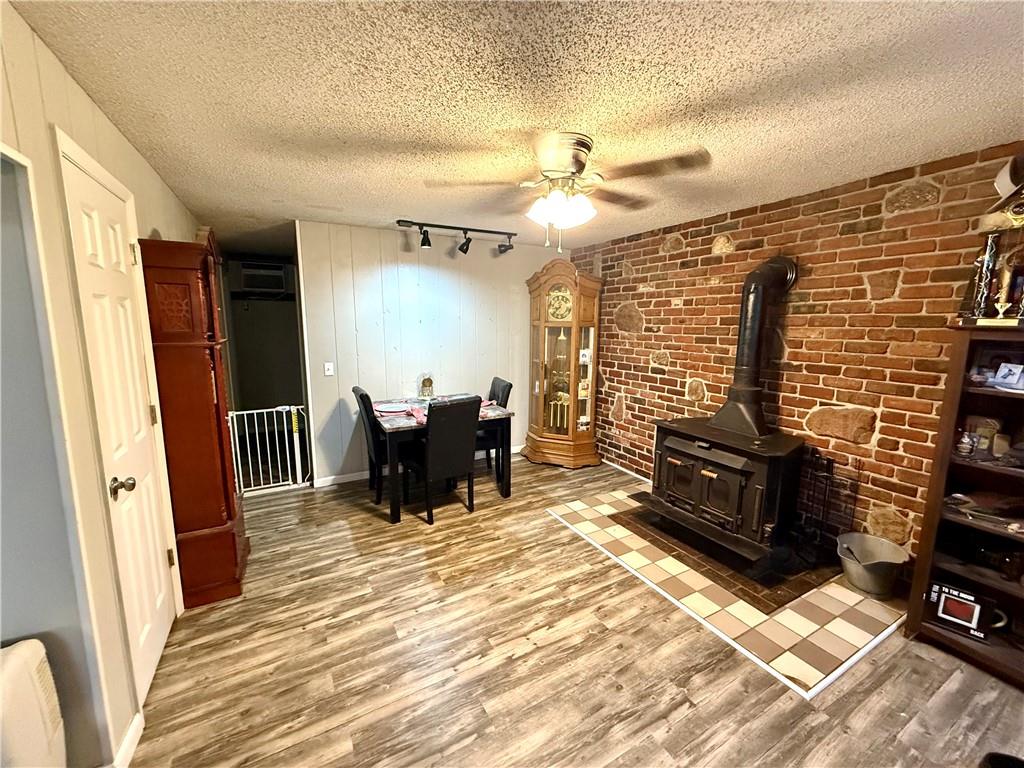 3127 Gene Field Road St. Joseph, MO 64506 - Photo 5 of 25