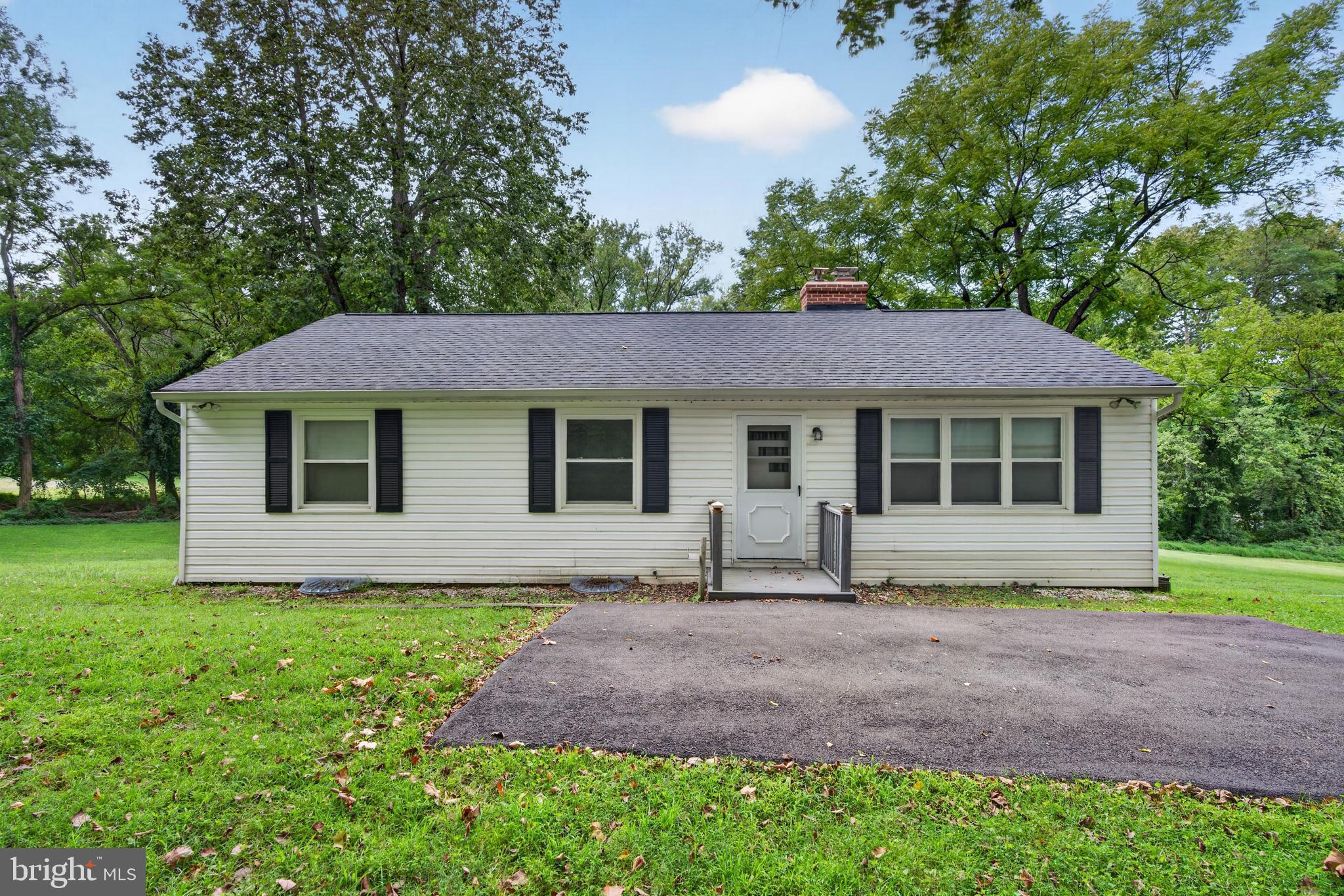16 Balfred Road Baltimore, MD 21228 - Photo 1 of 29 Gallery Image 1