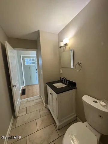 $1,600 | 461 Troy-Schenectady Road, Unit 2 REAR, Colonie, NY 12110