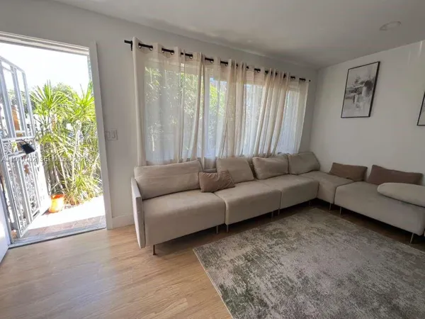 $2,200 | 1480 Northeast 151st Street, Unit 101, Miami, FL 33162
