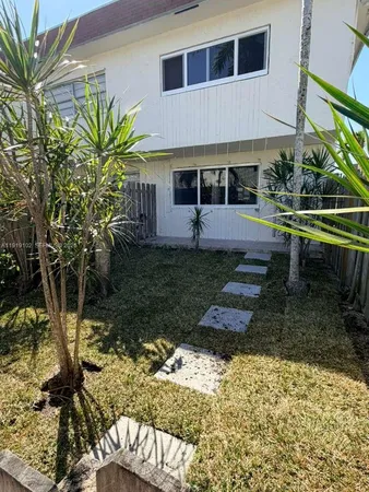 $2,200 | 1480 Northeast 151st Street, Unit 101, Miami, FL 33162
