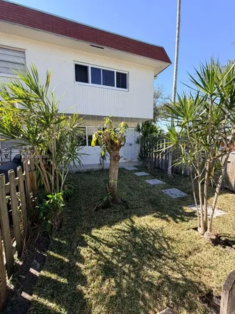 $2,200 | 1480 Northeast 151st Street, Unit 101, Miami, FL 33162