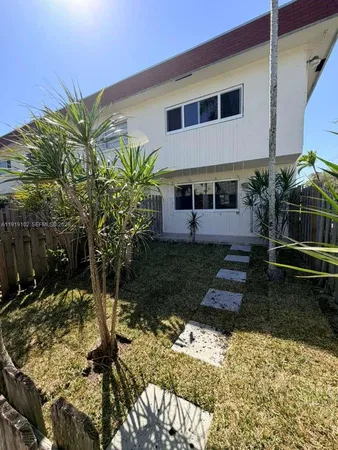 $2,200 | 1480 Northeast 151st Street, Unit 101, Miami, FL 33162