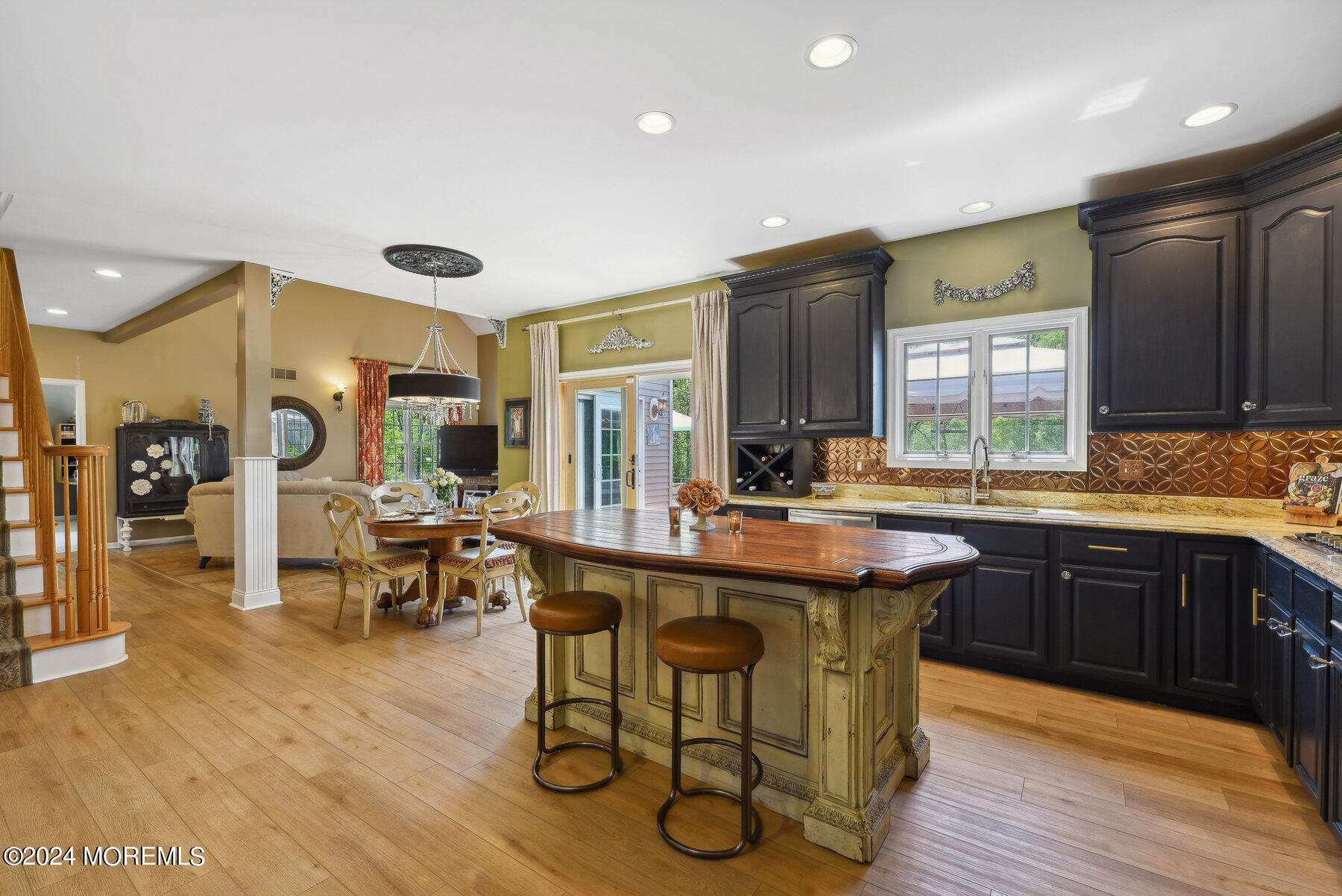 27 Roc Etam Road Randolph, NJ 07869 - Photo 8 of 43 009_vmd_016