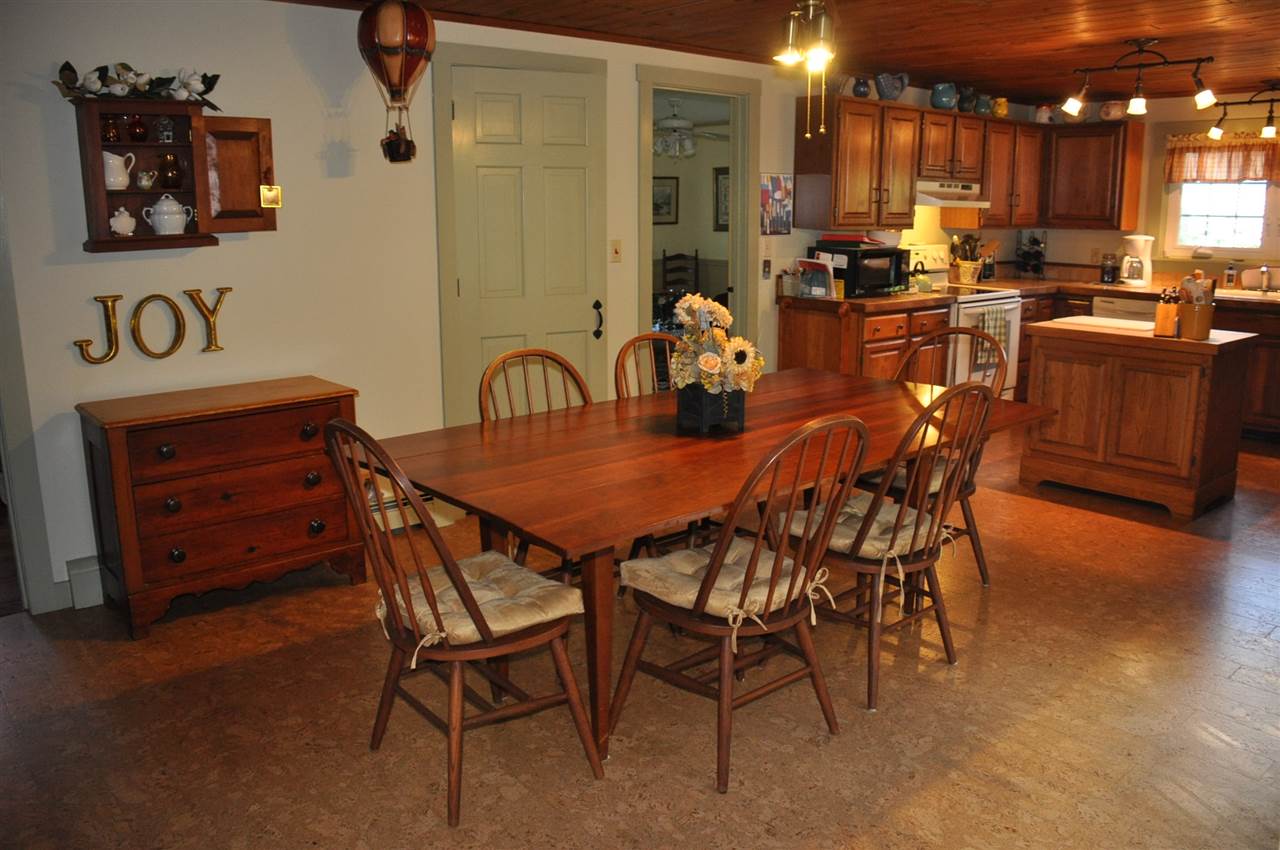 18 North Curtisville Road Concord, NH 03301 - Photo 6 of 19 Gallery Image 6
