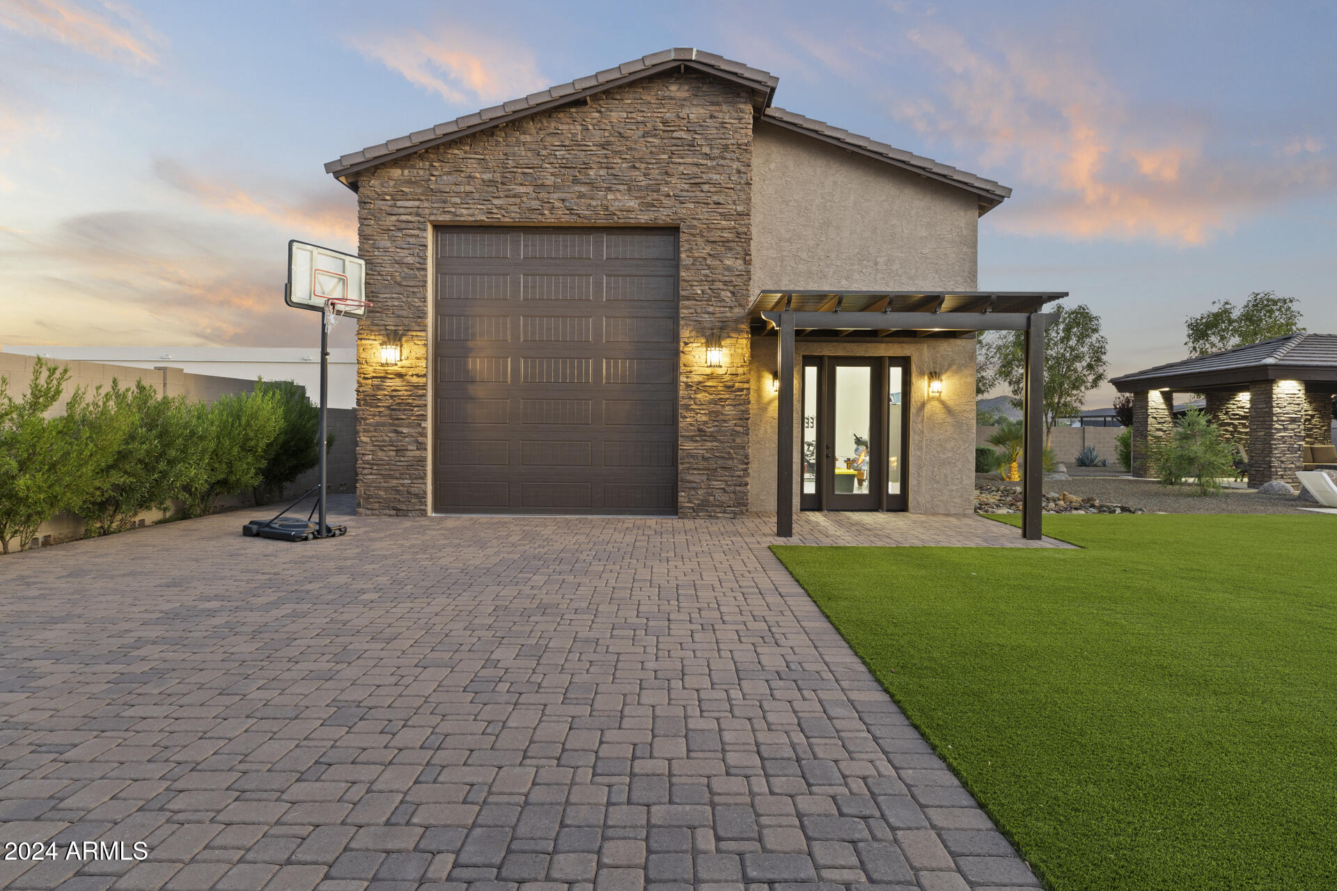 21 West Cloud Road Phoenix, AZ 85086 - Photo 79 of 97 1-170