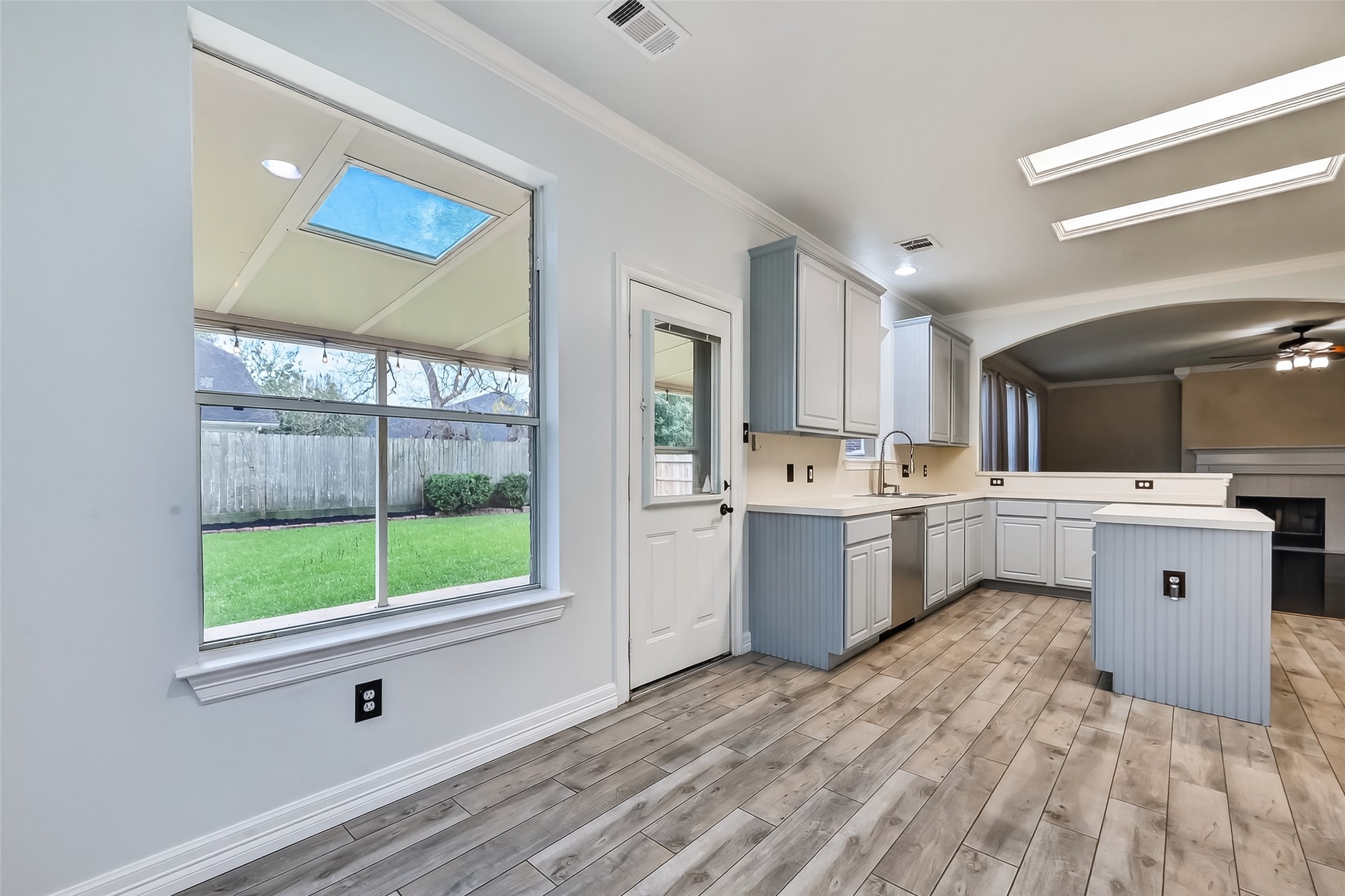 2423 Floral Ridge Drive Spring, TX 77388 - Photo 13 of 44