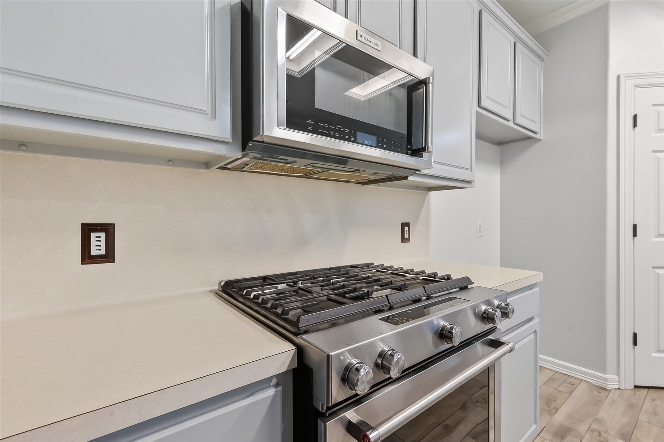 2423 Floral Ridge Drive Spring, TX 77388 - Photo 9 of 44 USB outlets for convenient device charging in kitchen