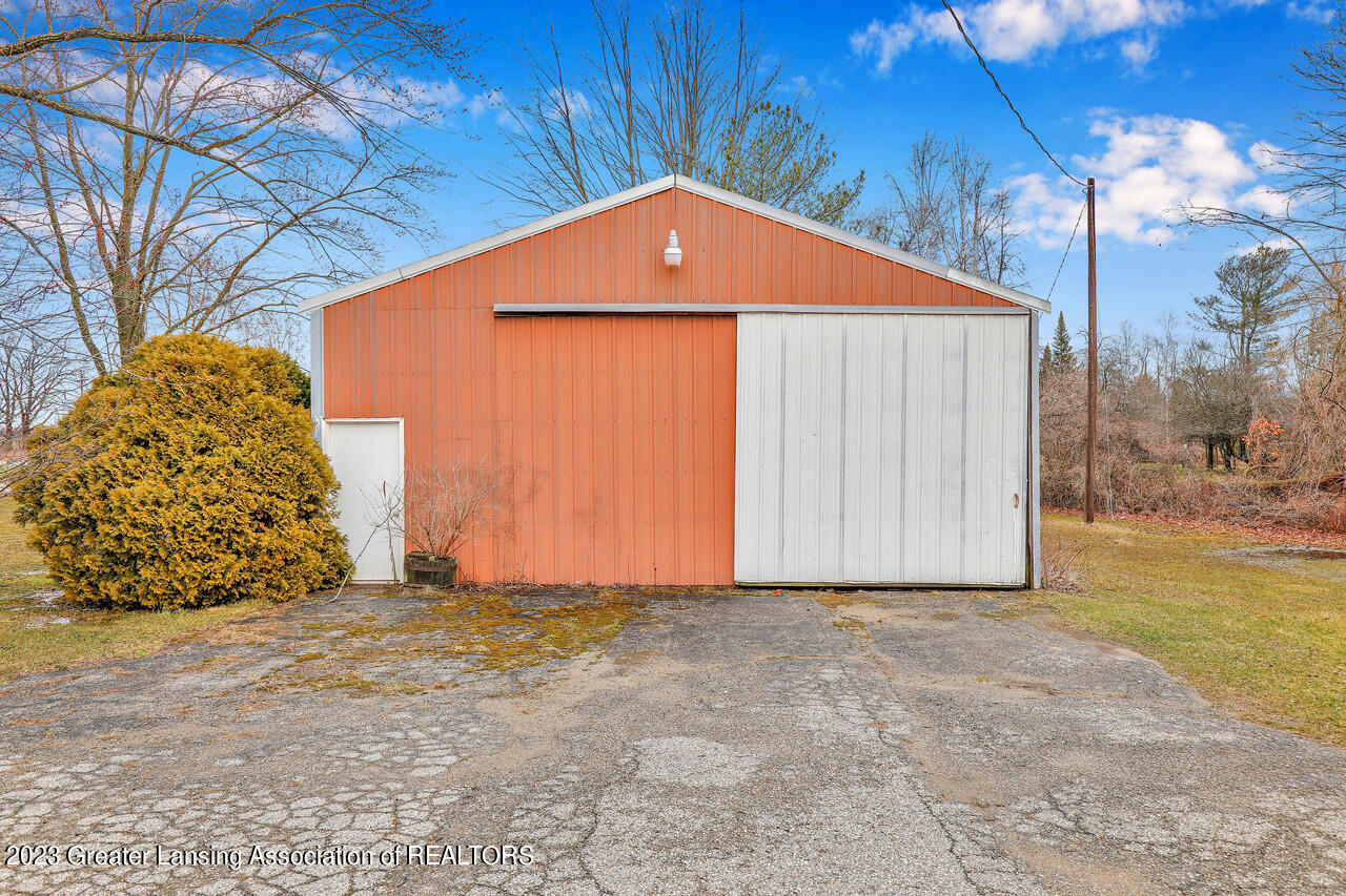 1964 North County Line Road Blanchard, MI 49310 - Photo 27 of 34 Open Ended Media-8-1280