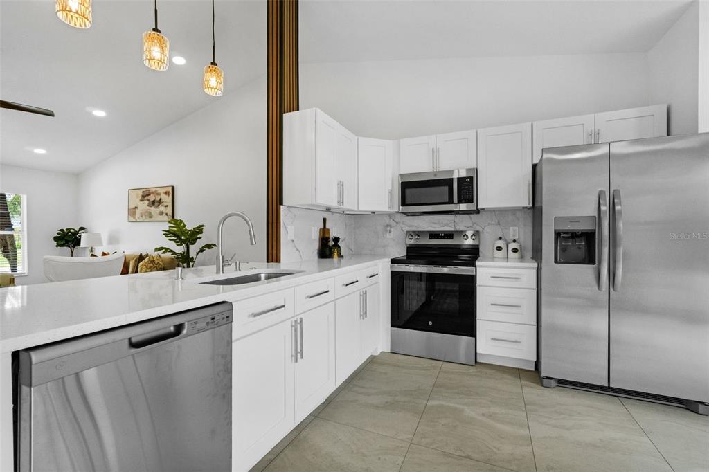 969 Commerce Road Southeast Palm Bay, FL 32909 - Photo 7 of 19 Gallery Image 7