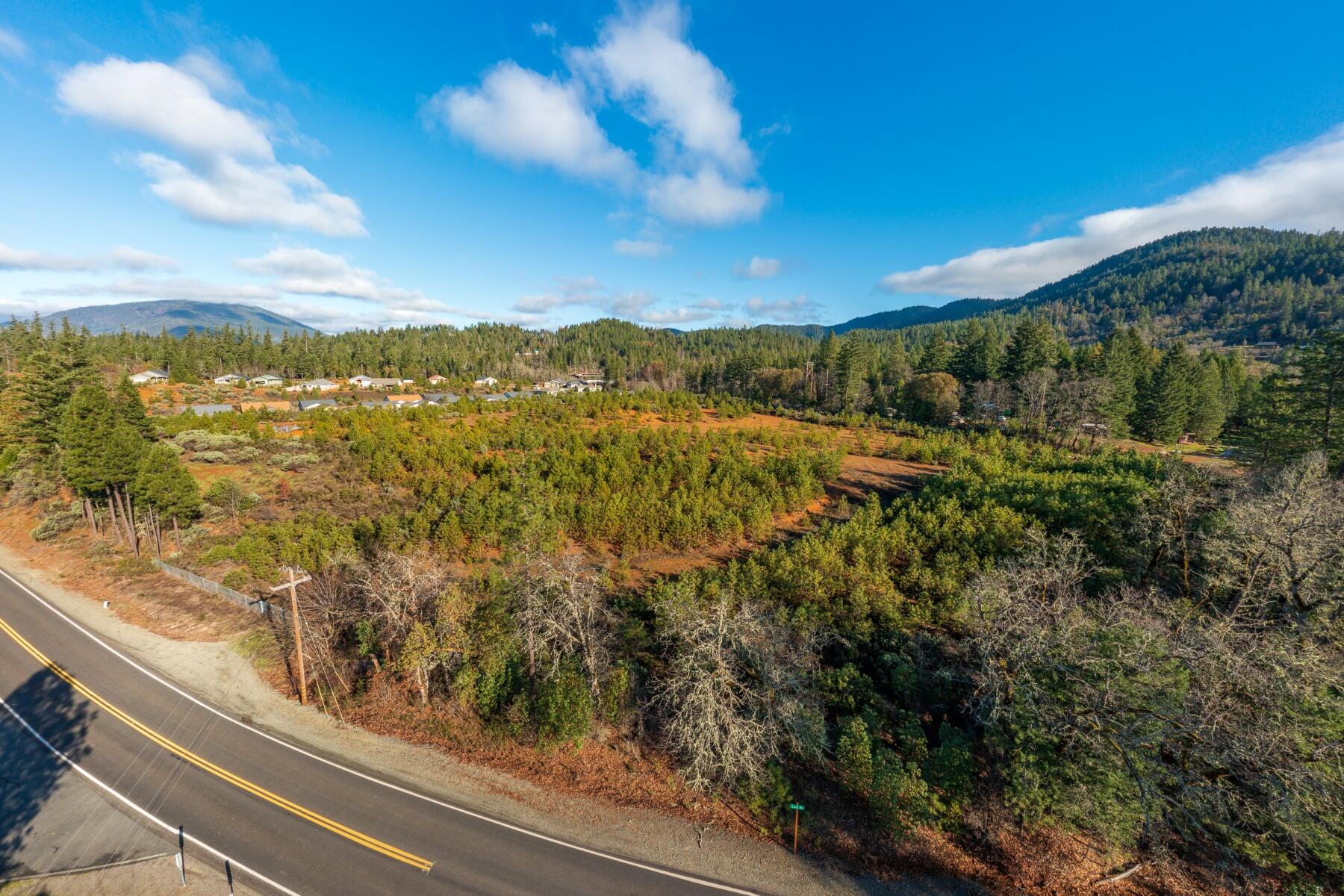 499 Laurel Road Cave Junction, OR 97523 - Photo 11 of 13 batch_499 Laurel Rd-003