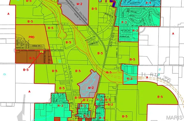 $2,200,000 | 6713 Godfrey Road, Godfrey, IL 62035